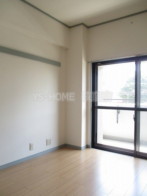 ニズニータワーハウス  ベッドルーム