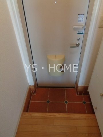 メゾン　ド　プリムローズ 玄関