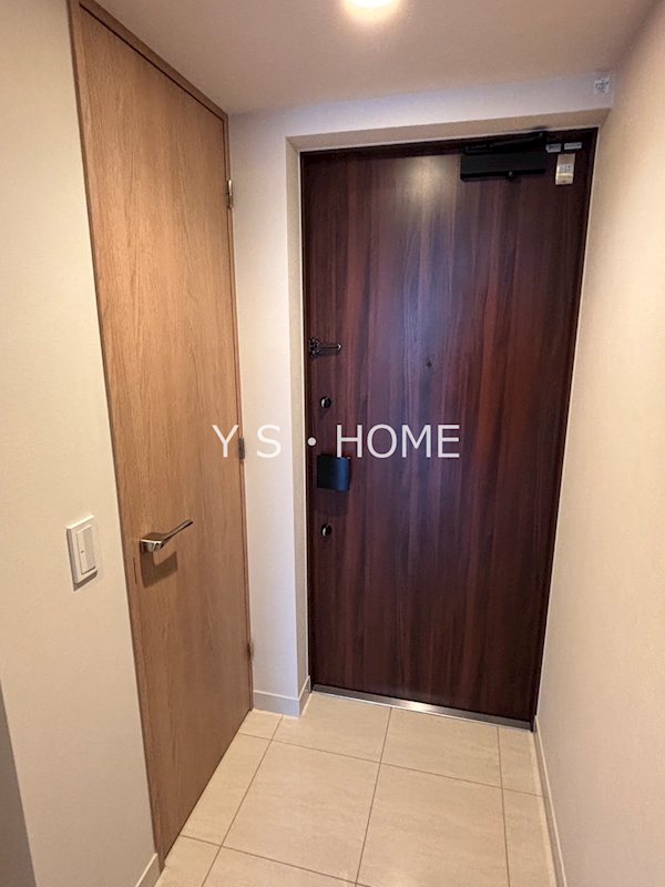 プラウドタワー武蔵小金井クロス　EAST棟 玄関