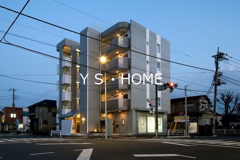 ラジュナーレ・パラスト 外観