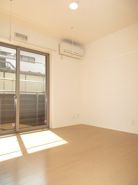 ラシーネ東中野  リビング