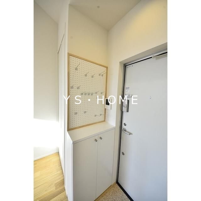 チトカラアパートメント 玄関