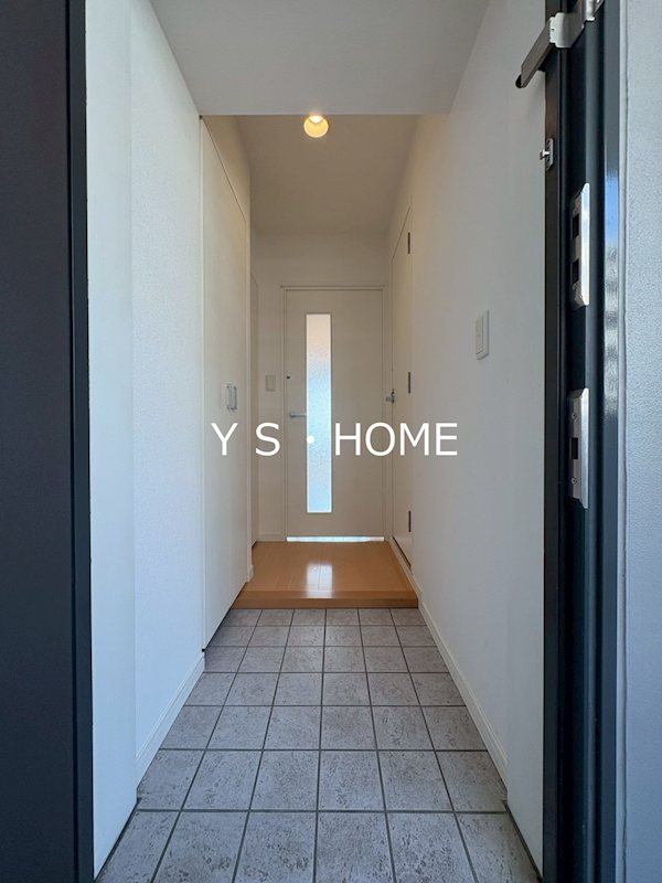 プライムアーバン久米川 玄関