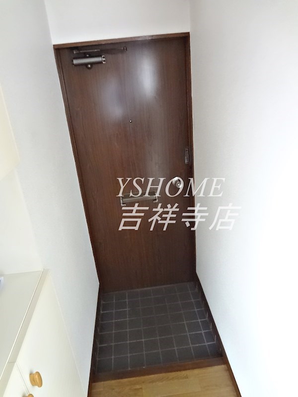 メゾン・エスポワール  玄関