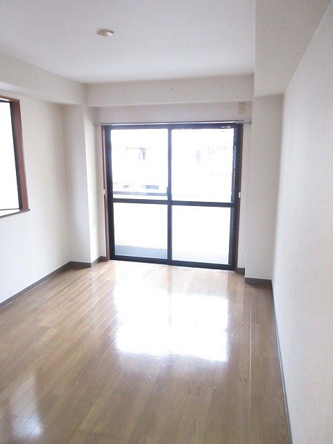 ソシア・リンデン リビング