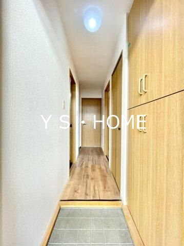 アリュミエールＣ 玄関