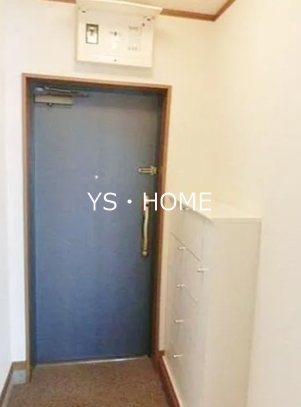 YYビル 玄関