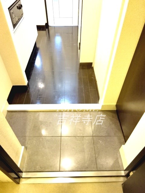 トーシンフェニックス吉祥寺クアトロ 玄関