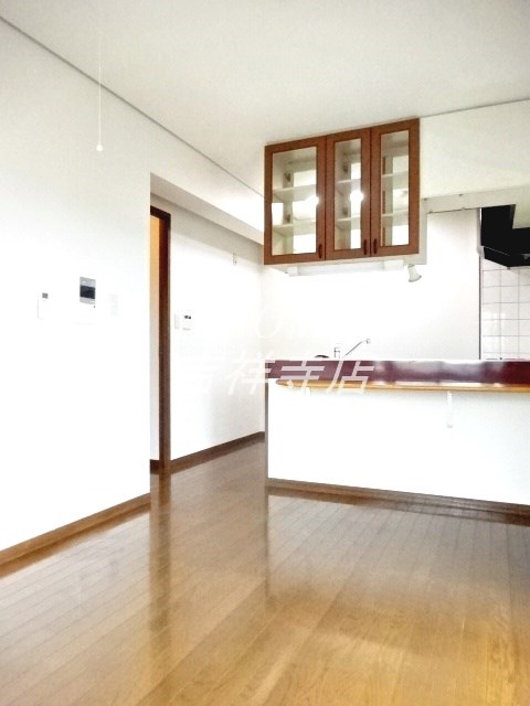 ドルフィン三鷹 リビング