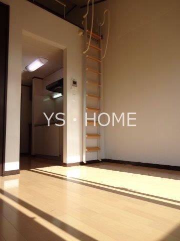 エスティーフォー小金井 リビング