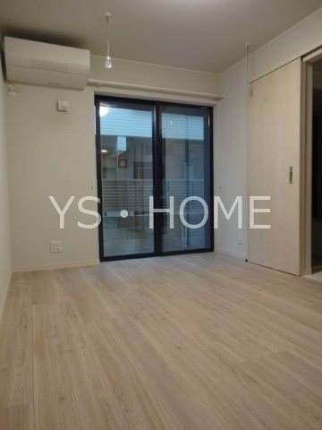 メローン  ベッドルーム