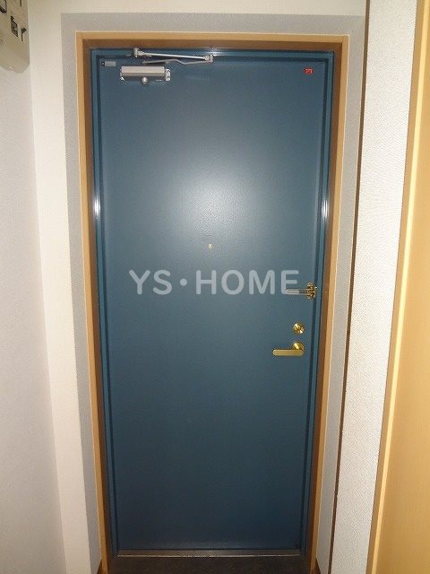 ファミール新川 玄関