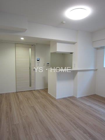 アヴァンカーサ三鷹 リビング