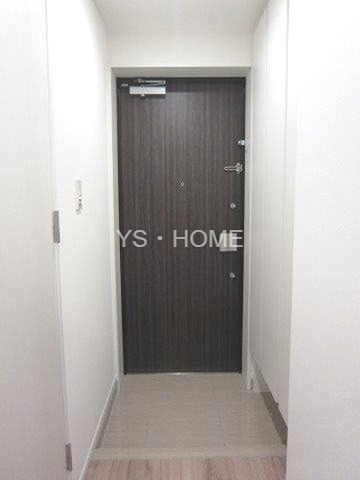 アヴァンカーサ三鷹 玄関