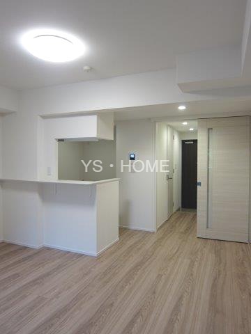 アヴァンカーサ三鷹 リビング