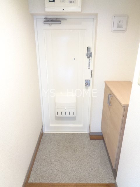 榎本第二コーポラス 玄関