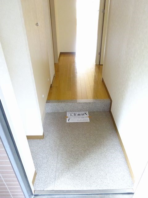 イースト・エス 玄関