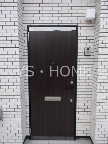 メローン  玄関