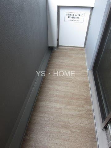 アヴァンカーサ三鷹 ベランダ