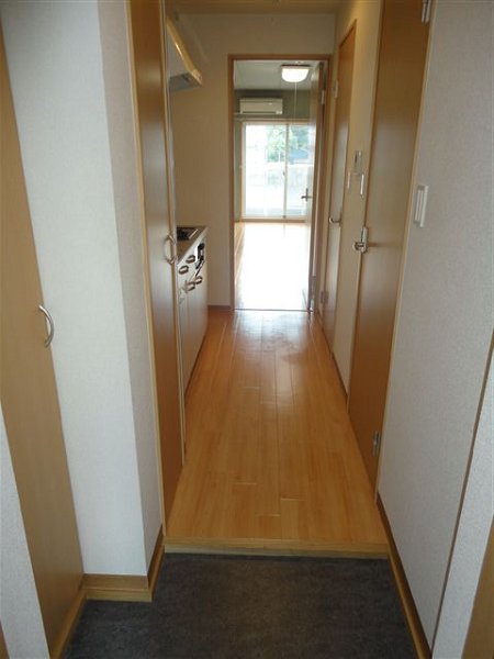 ファミール新川 玄関