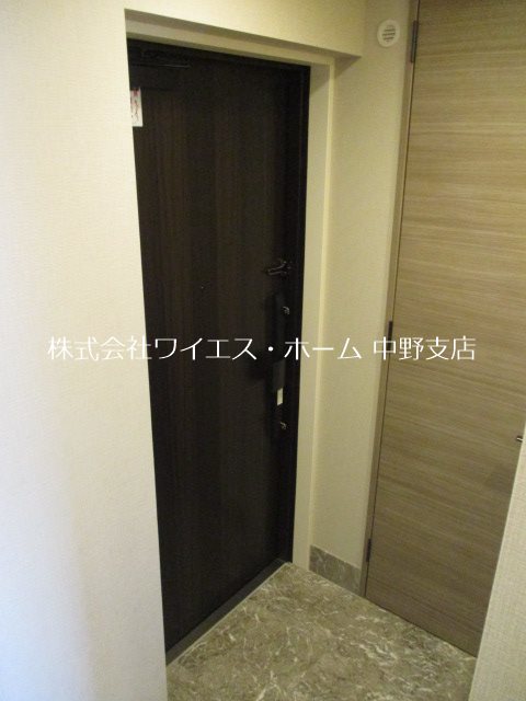 グランツオーベル中野 玄関