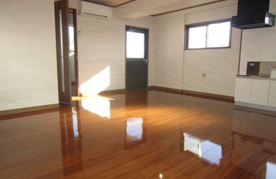 エッグビル リビング