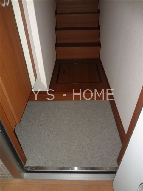 CAPE KANEKO　A棟 玄関