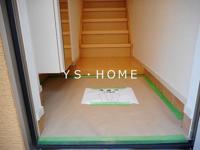 エトワール三鷹 玄関