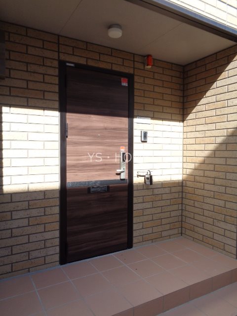 ラ・ルーチェ 玄関