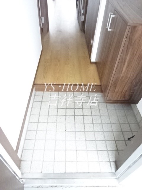 メゾン・ド・リエール 玄関