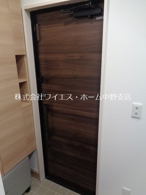 プライズコート弥生町 玄関