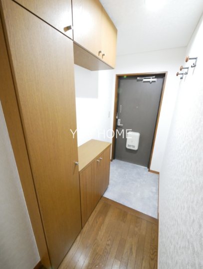 トラスティ野方 玄関