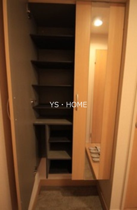 アゼリア上鷺 玄関