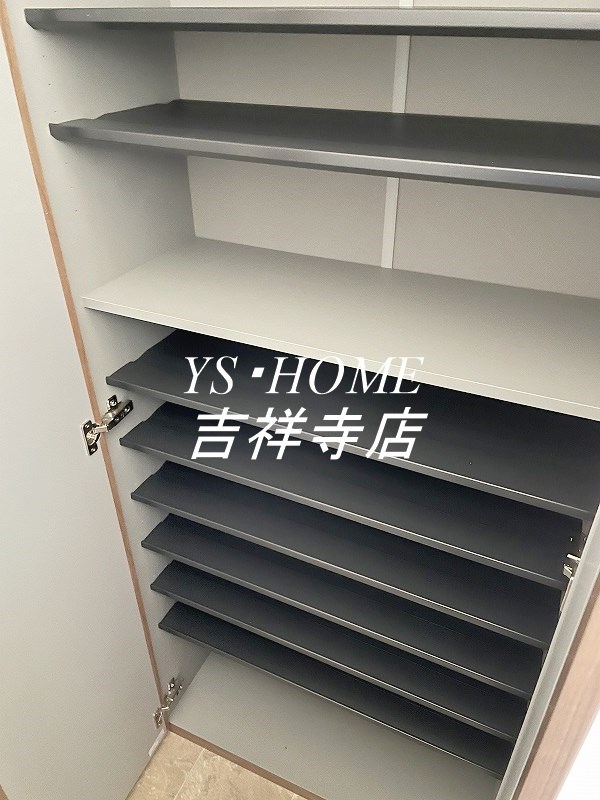 エルメゾン武蔵野２ 玄関