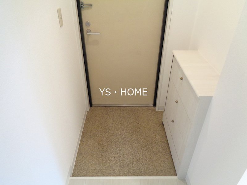 River Stone（リバーストーン） 玄関