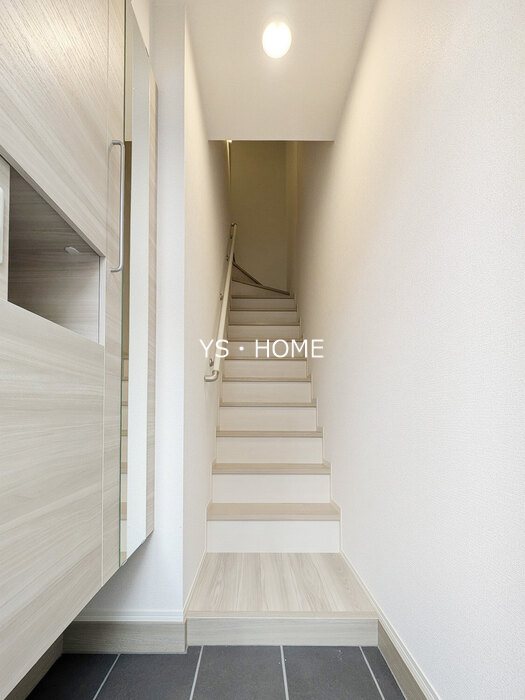 グラナーデ大和町 玄関