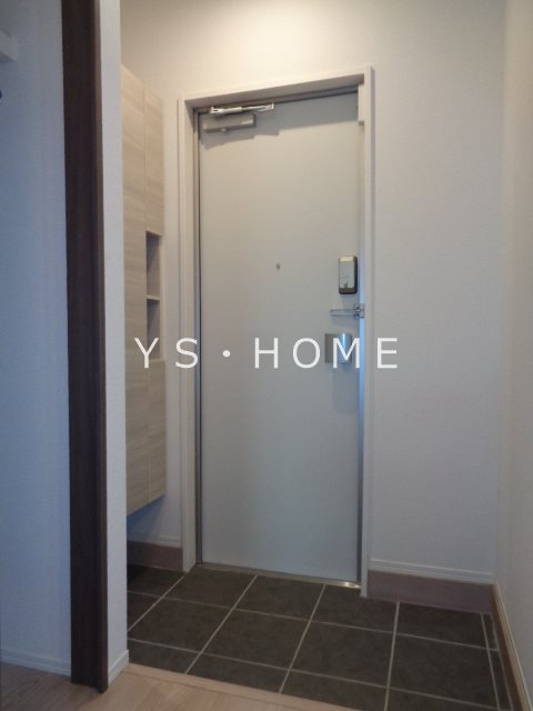 グラナーデ高井戸東 玄関