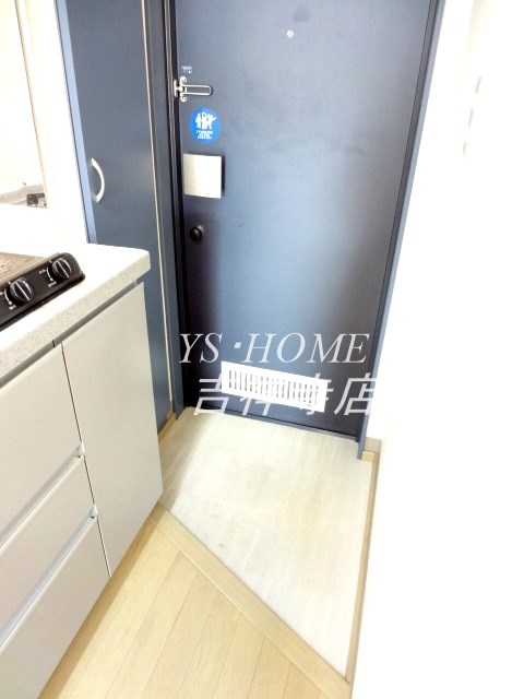 レ・フレールⅡ 玄関