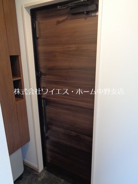 プライズコート弥生町 玄関
