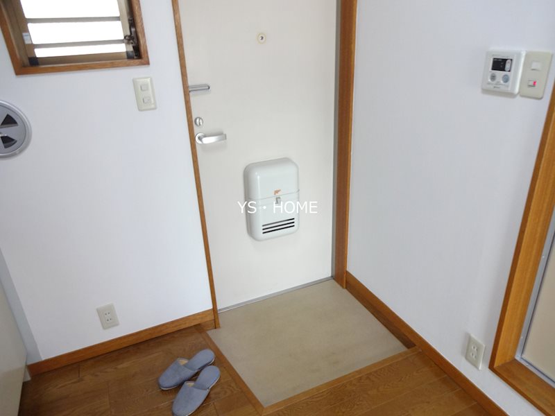 温清ビレジ 玄関