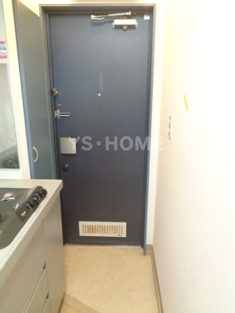 レ・フレールⅡ 玄関