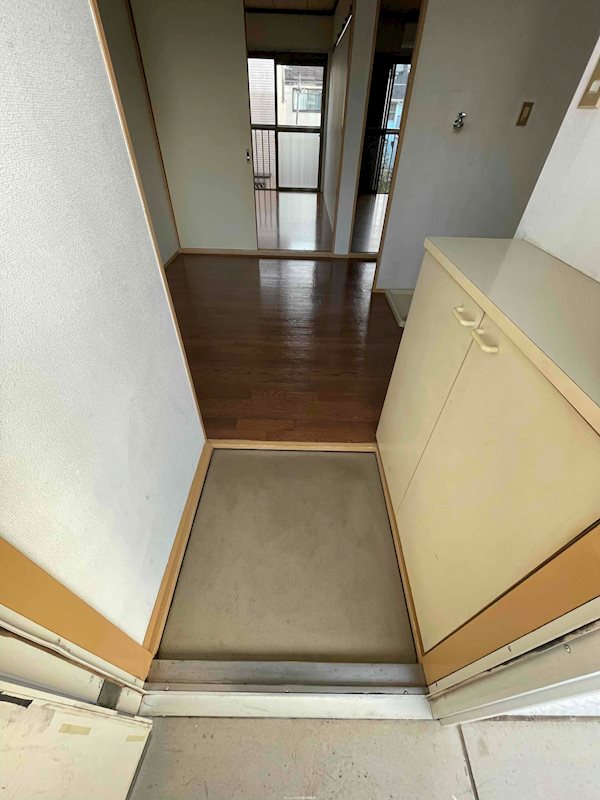 コーポサンレイ 玄関