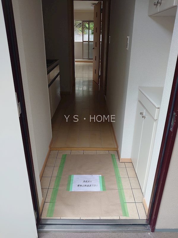 フォレスタ国立 玄関