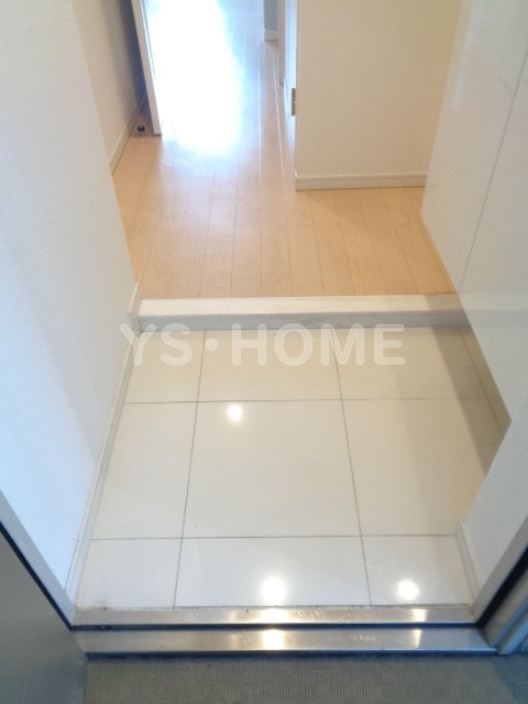 ベルジュール三鷹下連雀  玄関