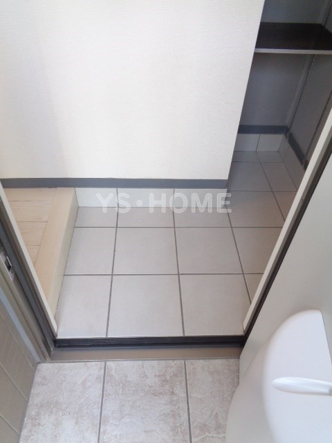 カームネスＫ 玄関