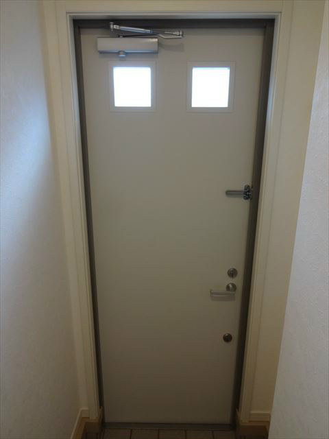 メゾン井の頭 玄関