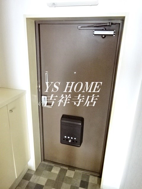 シャトーベリョーザ 玄関