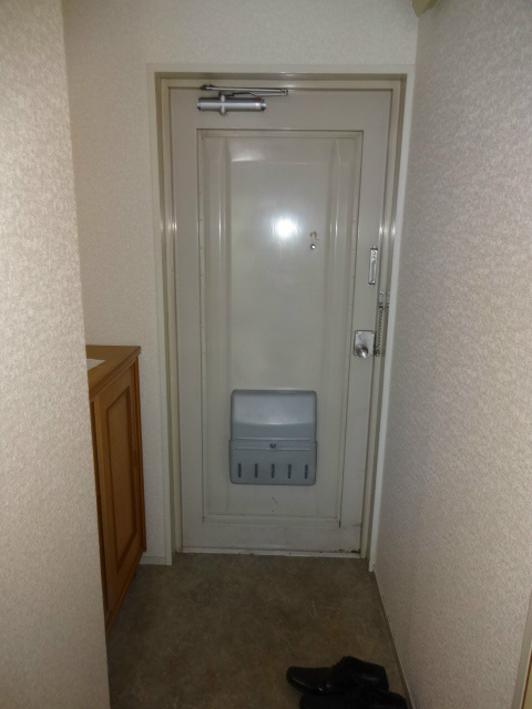 榎本第一ビル 玄関