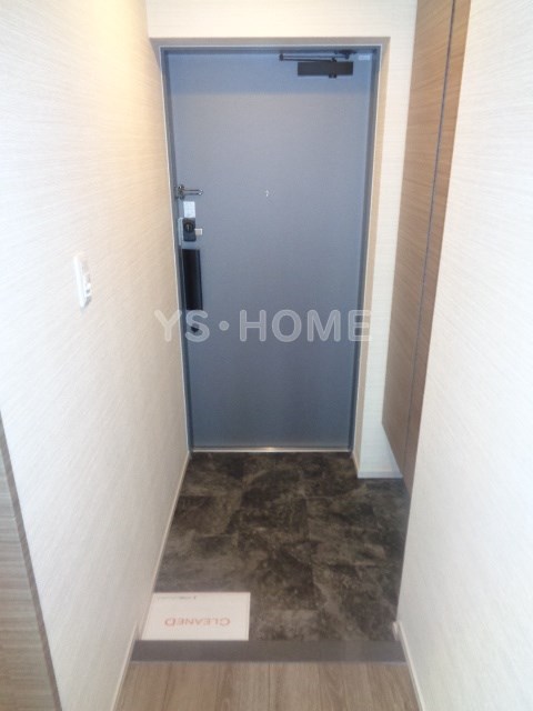 ホワイトガーデン久我山  玄関