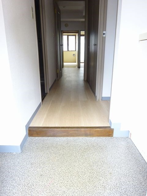 ヘリオス天神町レジデンス 玄関